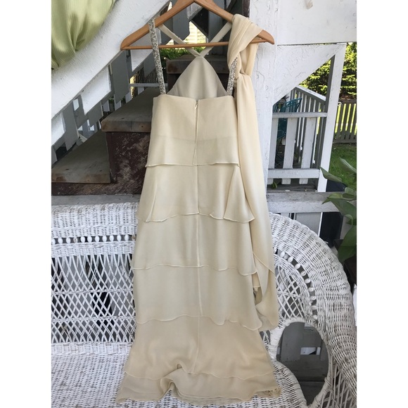 🆕 {Daymor Couture} 100% Silk Ruffle Designer Gown • Ivory • Size 4 • EUC! - Picture 4 of 10